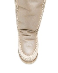 Бежевые угги от Mou