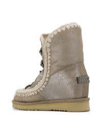 Бежевые угги от Mou