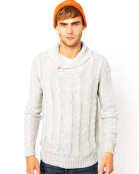 Бежевый вязаный свитер с отложным воротником