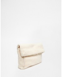 Бежевый клатч от Monki