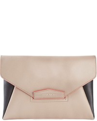 Бежевый кожаный клатч от Givenchy