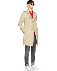 Мужской бежевый плащ от Moncler