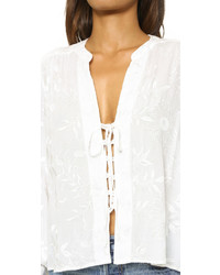 Белая блузка с вышивкой от Flynn Skye