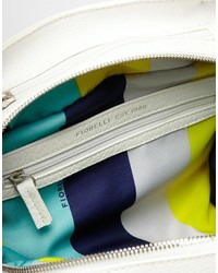 Белая кожаная большая сумка от Fiorelli