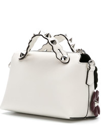 Белая кожаная большая сумка от Fendi