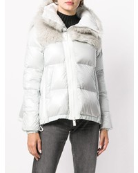 Женская белая куртка-пуховик от Sacai