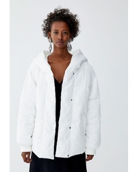 Женская белая куртка-пуховик от Pull&Bear