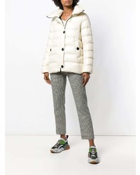 Женская белая куртка-пуховик от Moncler