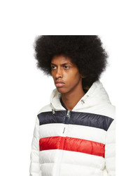 Мужская белая куртка-пуховик от Moncler