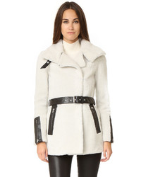 Женская белая куртка от Mackage