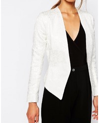 Женская белая легкая куртка от Closet