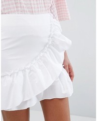 Белая мини-юбка с рюшами от Miss Selfridge