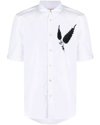 Мужская белая рубашка с коротким рукавом с вышивкой от Alexander McQueen