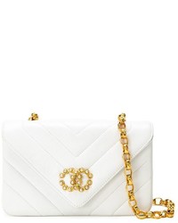 Белая стеганая сумка через плечо от Chanel