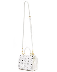 Женская белая сумка от MCM