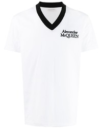 Мужская белая футболка с v-образным вырезом с вышивкой от Alexander McQueen