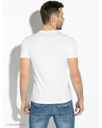 Мужская белая футболка с v-образным вырезом с принтом от GUESS