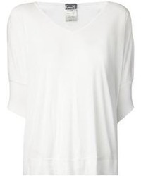 Женская белая футболка с v-образным вырезом