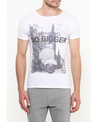 Мужская белая футболка от Aarhon