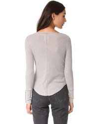 Женская белая футболка от Chaser