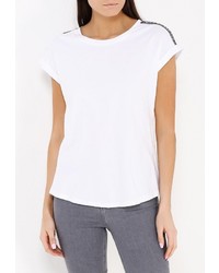 Женская белая футболка от Chic Chic