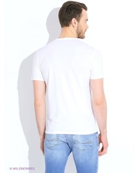 Мужская белая футболка от GUESS