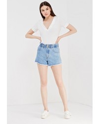 Женская белая футболка от LOST INK