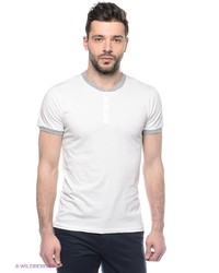 Мужская белая футболка от Oodji