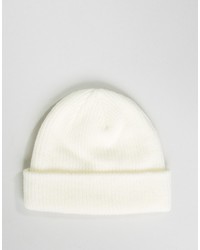 Женская белая шапка от Vans