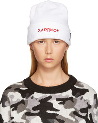 Женская белая шапка от Gosha Rubchinskiy