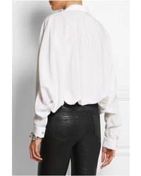 Белая шелковая блуза на пуговицах с украшением от Versace