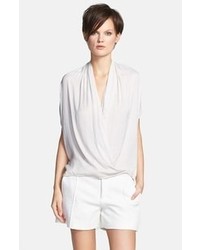 Белая шелковая блуза с коротким рукавом