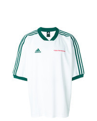 Бело-зеленая футболка с v-образным вырезом