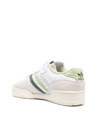 Мужские бело-зеленые кожаные низкие кеды от adidas