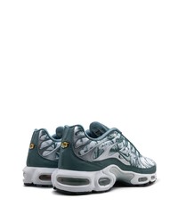 Мужские бело-зеленые кроссовки от Nike