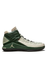Мужские бело-зеленые кроссовки от Jordan