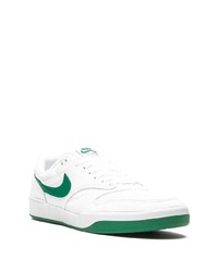 Мужские бело-зеленые низкие кеды из плотной ткани от Nike