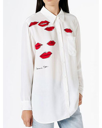 Бело-красная классическая рубашка с принтом