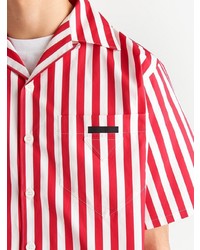 Мужская бело-красная рубашка с коротким рукавом в вертикальную полоску от Prada