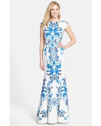 Бело-синее вечернее платье с принтом