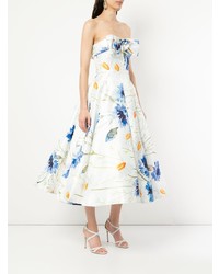 Бело-синее вечернее платье с цветочным принтом от Bambah
