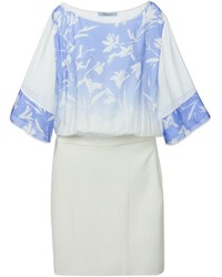 Бело-синее платье прямого кроя с цветочным принтом от Blumarine