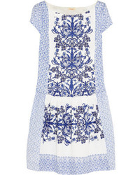 Бело-синее платье-футляр с принтом от Collette Dinnigan
