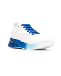 Мужские бело-синие кроссовки от Alexander McQueen