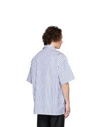 Мужская бело-синяя рубашка с коротким рукавом в вертикальную полоску от Martin Asbjorn
