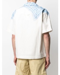 Мужская бело-синяя рубашка с коротким рукавом с принтом от Jacquemus