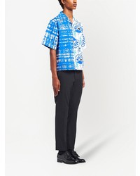 Мужская бело-синяя рубашка с коротким рукавом с цветочным принтом от Prada