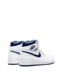 Мужские бело-темно-синие кожаные высокие кеды от Jordan