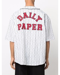 Мужская бело-темно-синяя рубашка с коротким рукавом с принтом от Daily Paper