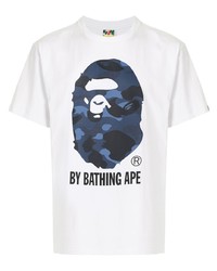 Мужская бело-темно-синяя футболка с круглым вырезом с принтом от A Bathing Ape
